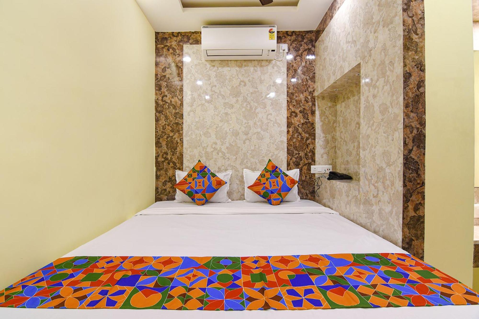 Hotel Divine Chariot โกลกาตา ภายนอก รูปภาพ