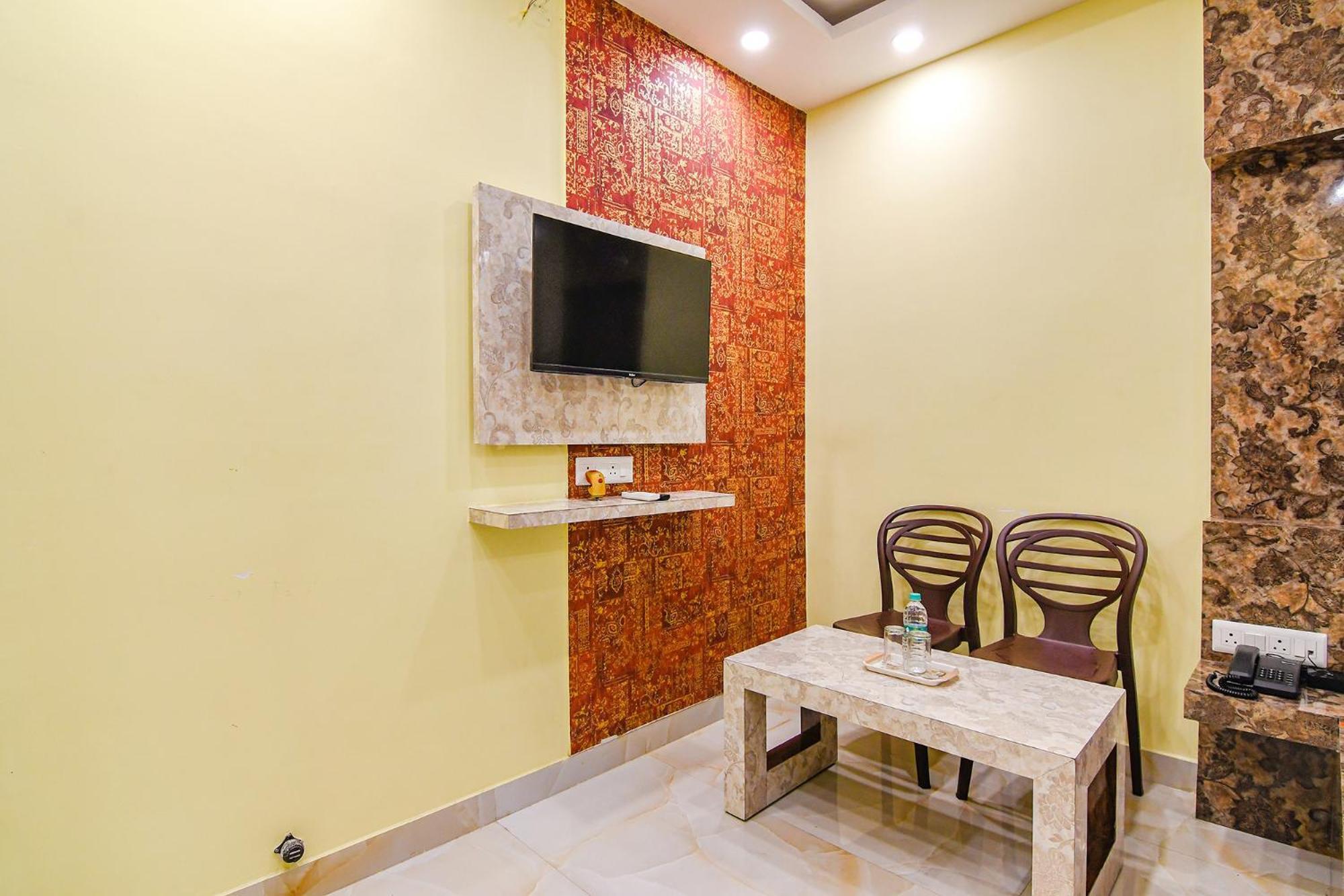Hotel Divine Chariot โกลกาตา ภายนอก รูปภาพ